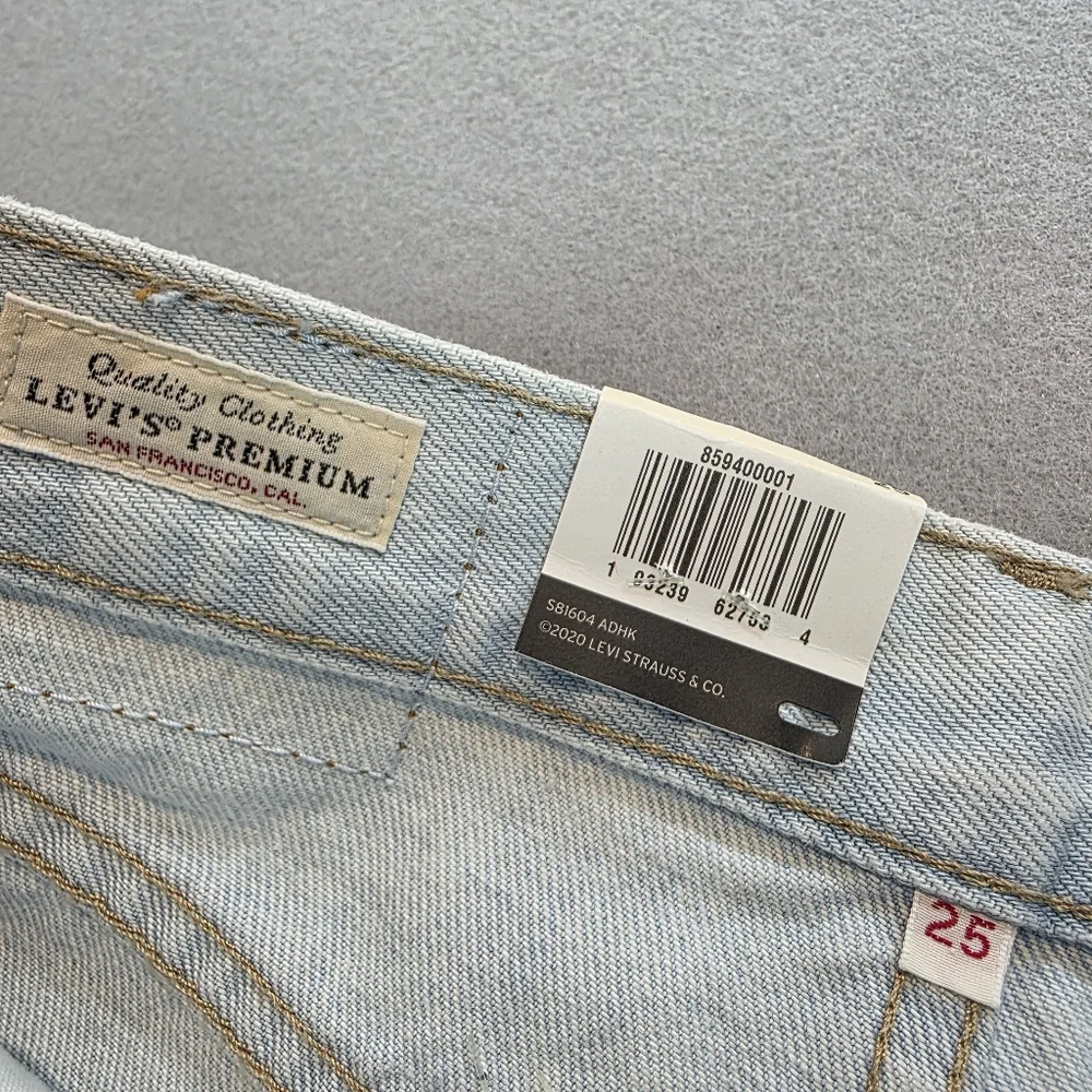Levi's x Urban Outfitters Premium Denim Jean Shorts High Waisted Wide Leg Short - Picture 8 of 13